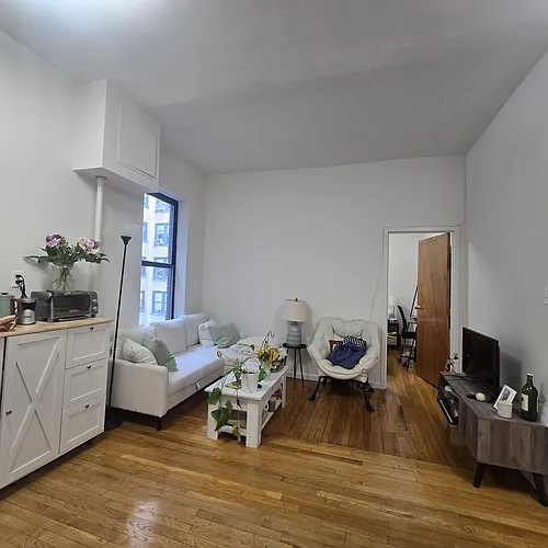 248 W 105th St Photo 1
