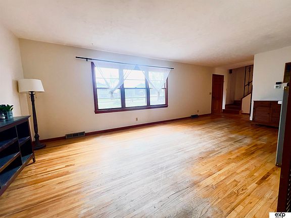 4th image of 16512 Poppleton Ave
