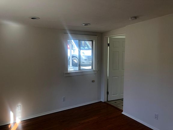 5th image of 2707 Hermosa Ave