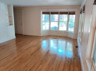 24 White Pl #24, Brookline, MA 02445