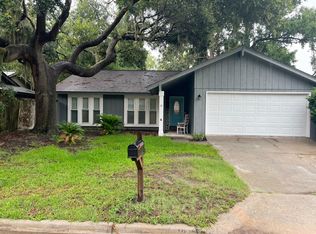 12 Saint Moritz Ct, Savannah, GA 31419