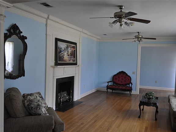 5th image of 1312 E 3rd St