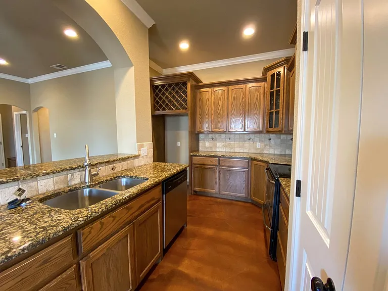 3037 Stallion Dr — Photo 6