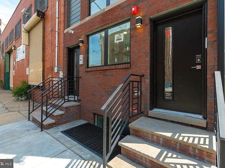 1931 E Huntingdon St #1 — Photo 1