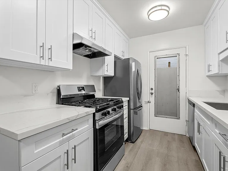 1236 McClellan Dr #5 — Photo 11