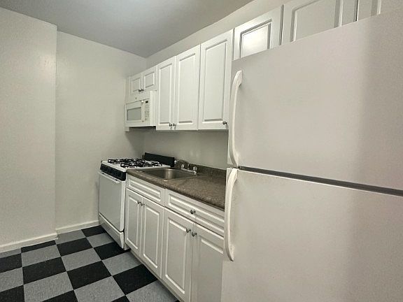 3rd image of 51-15 Van Kleeck St #6N