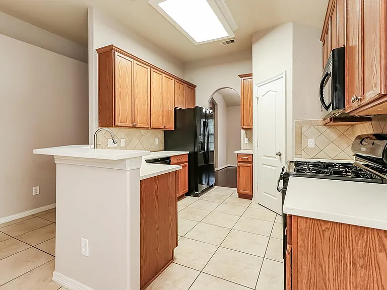 969 Oak Lynn Dr — Photo 8