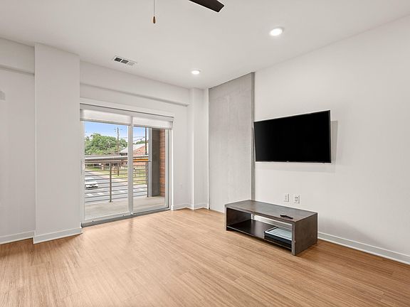 4th image of 4361 S Congress Ave Unit 204