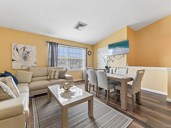 3rd image of 1120 Willow Lane