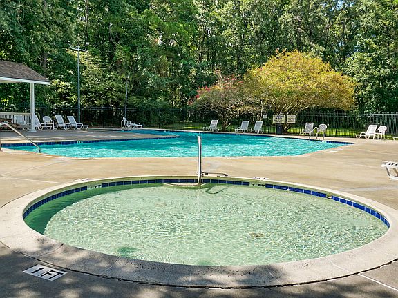 4th image of 146 Bridgecreek Dr