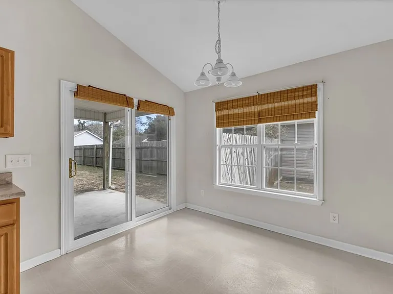 2029 Jackson St — Photo 11