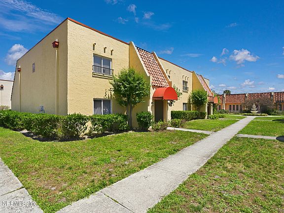 3rd image of 3906 MISSION Drive #4