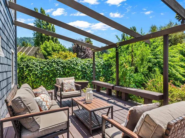 22920 Conifer Drive, Monte Rio, CA 95462