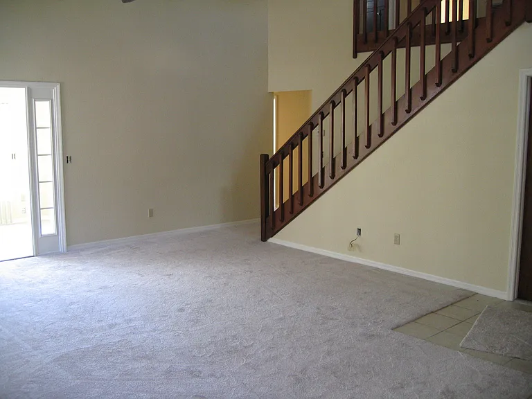 1042 Manigan Ave — Photo 14