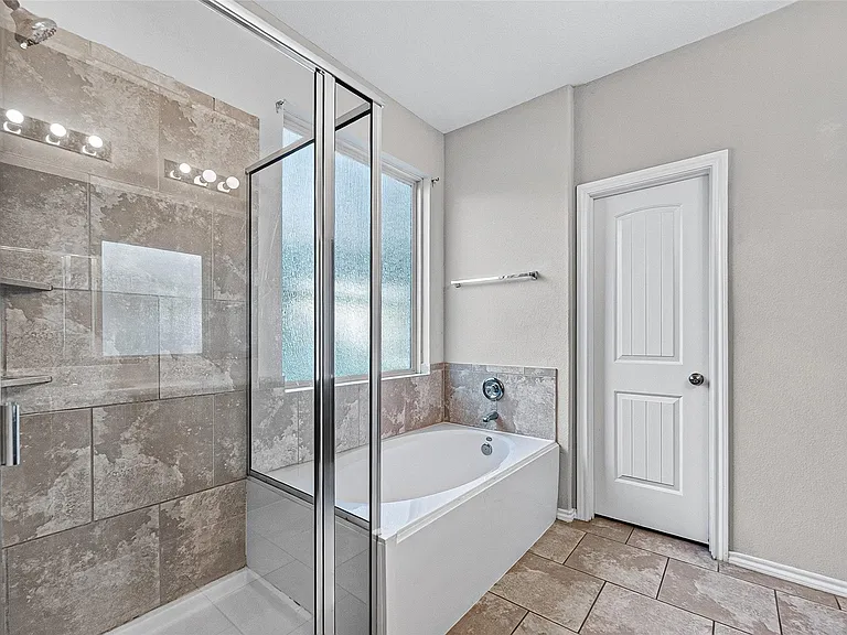 1326 Seagler Pond Ln — Photo 30