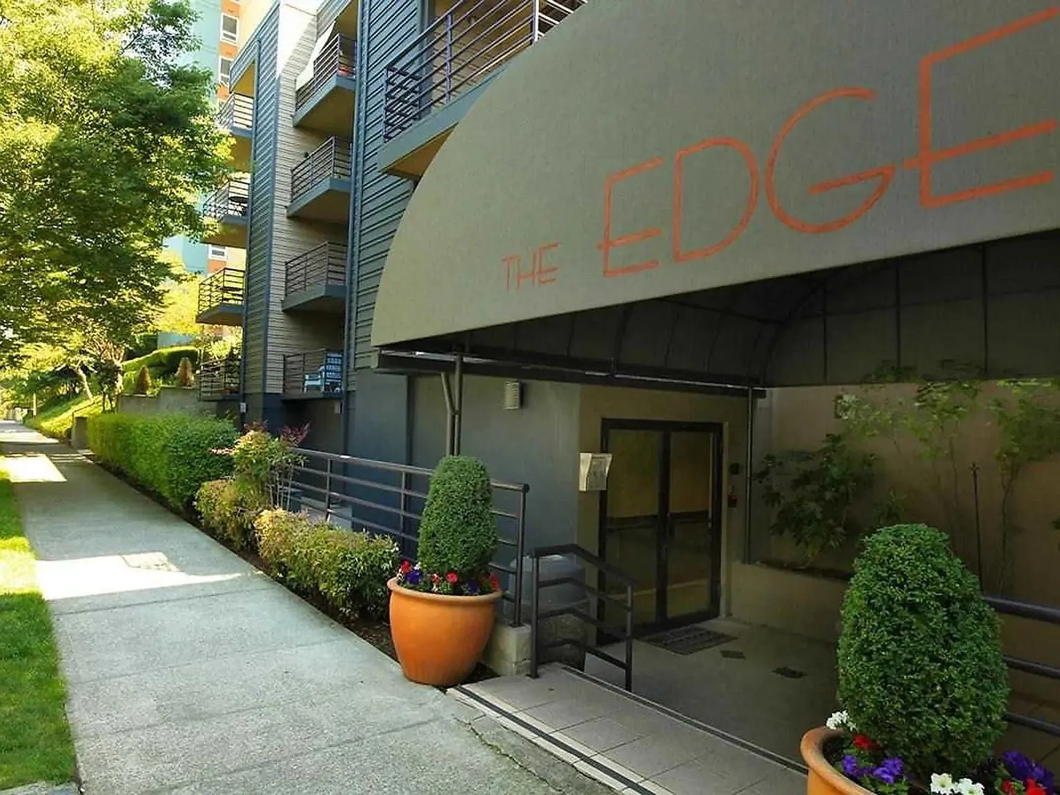 The Edge — Photo 1