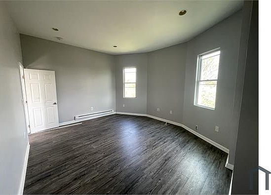 2nd image of 2031 W Ontario St APT 2R