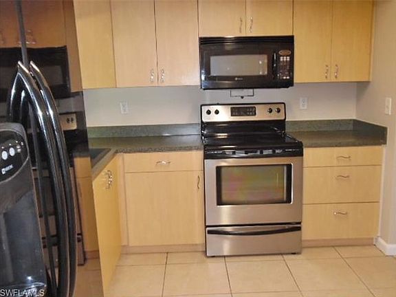 3rd image of 610 SE 46th St