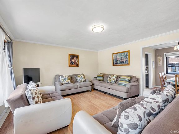 3rd image of 65 Clearstream Avenue