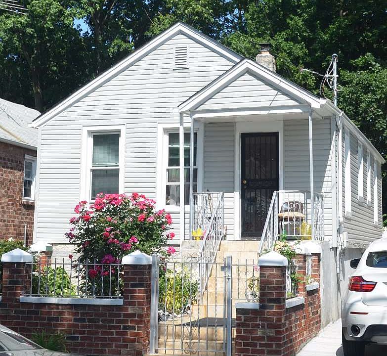1st image of 3698 Secor Ave