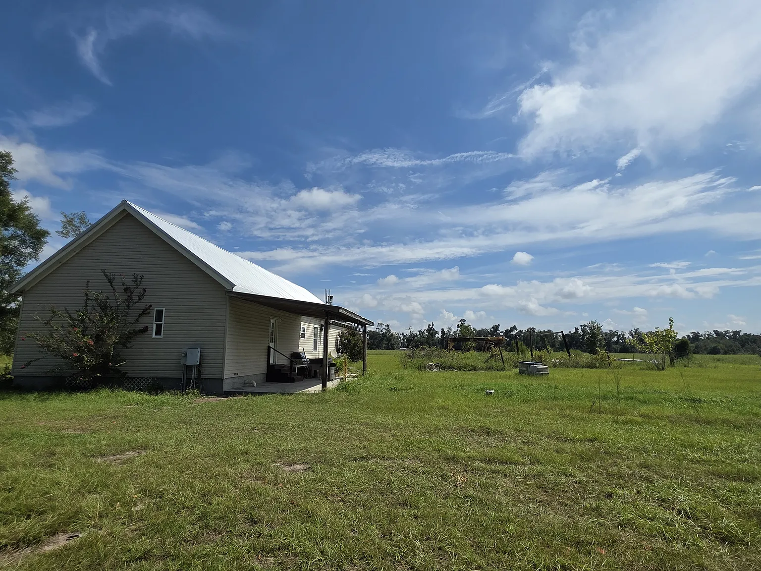 3 bed, 1800 sqft, $2,500 — Photo 2