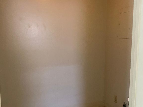 4th image of 2417 33rd St #A