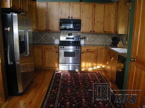 4th image of 2528 Melrose Ln