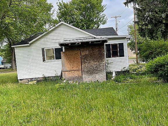 2nd image of 802 S Bates St