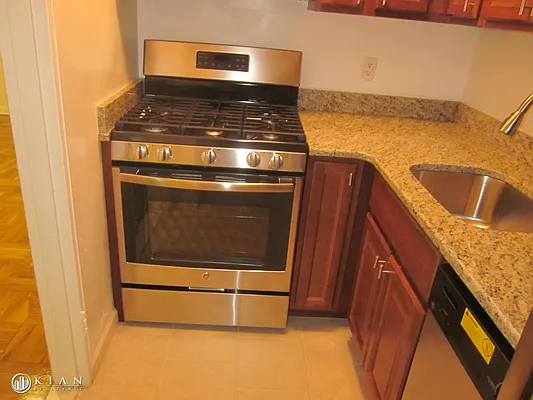 Rented by Kian Realty | media 22