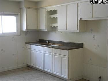 5th image of 3726 E 52nd St