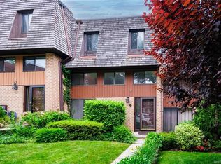 9 The Hamlet, Pelham, NY 10803