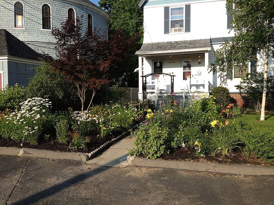 2nd image of 17 Hazel St