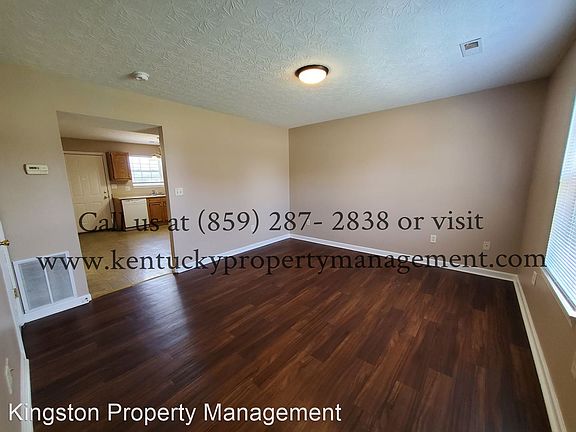 2nd image of 903 Weeping Willow Dr Unit 2