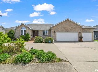 3508 Deer Run Dr, Springfield, IL 62711