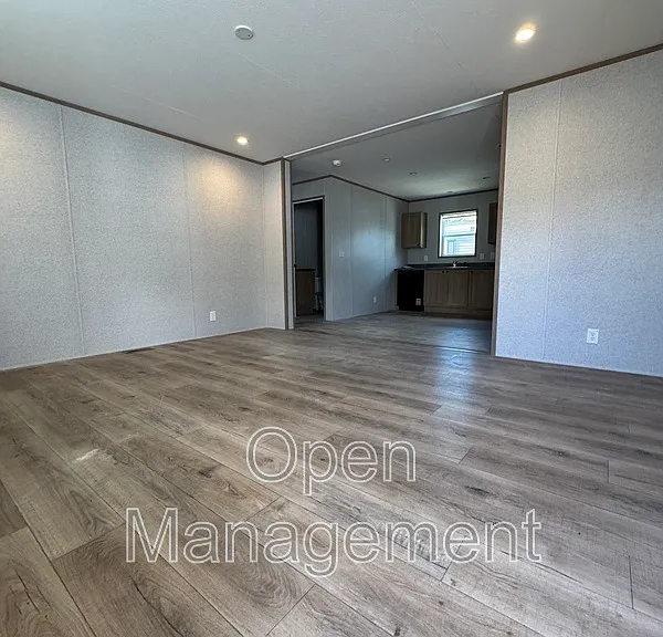 755 N Tratt St #27 — Photo 7