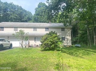 296 Steers Rd, Amsterdam, NY 12010