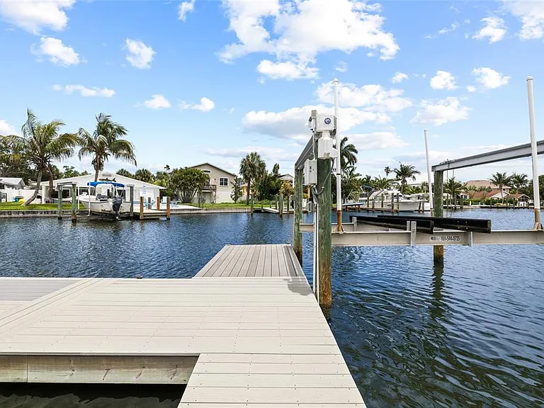 5541 Bayou Grande Blvd NE — Photo 7