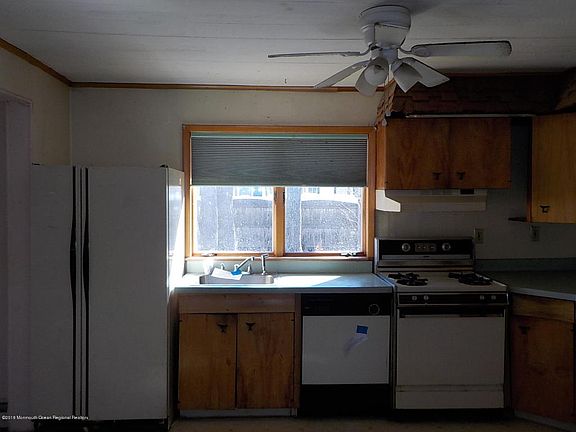2nd image of 791 Coolidge Ave