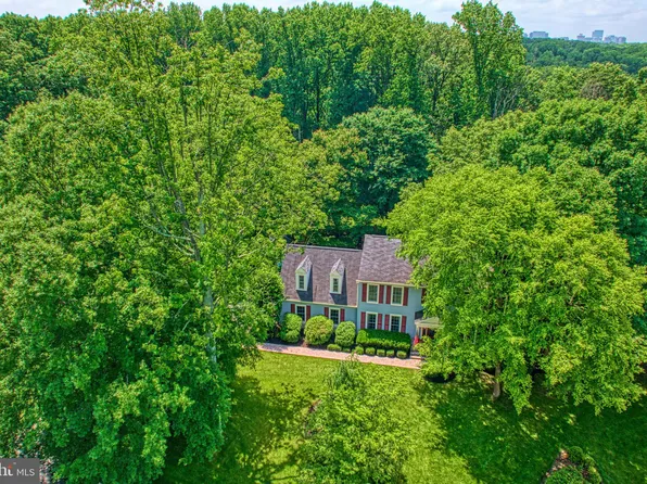 1233 Shaker Dr, Herndon, VA 20170