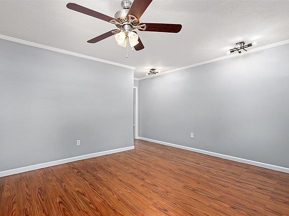 3rd image of 4229 Glacier Ln