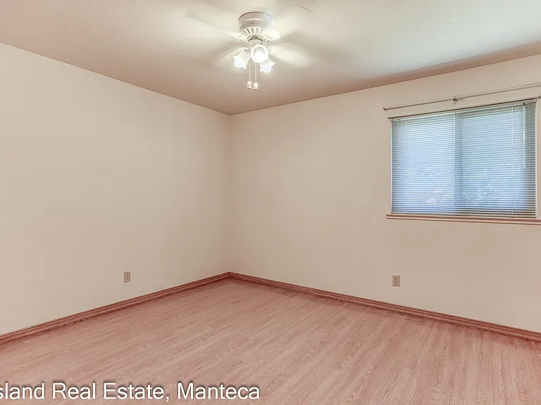 1635 Crom St — Photo 20