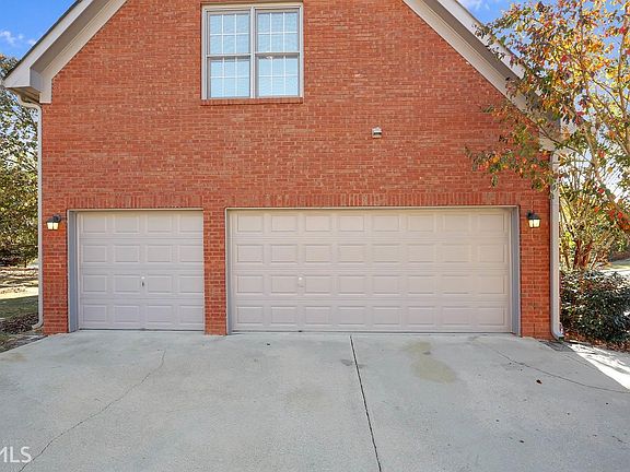 4th image of 1862 Rosetree Dr