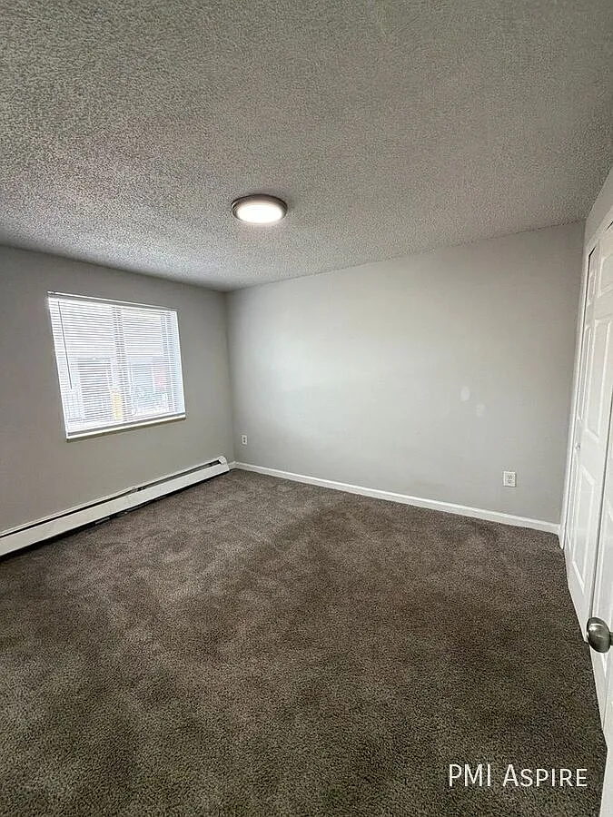 1 bed, 1.0 bath, $725 — Photo 2