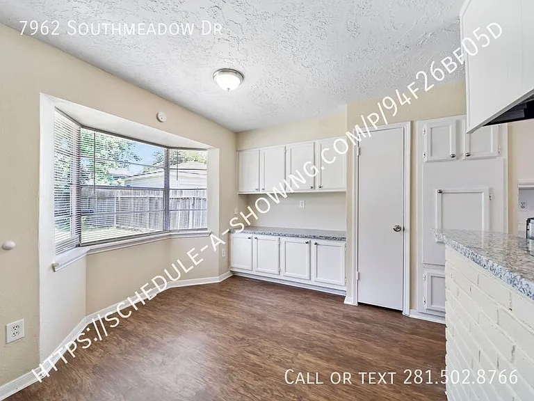 7962 Southmeadow Dr — Photo 12