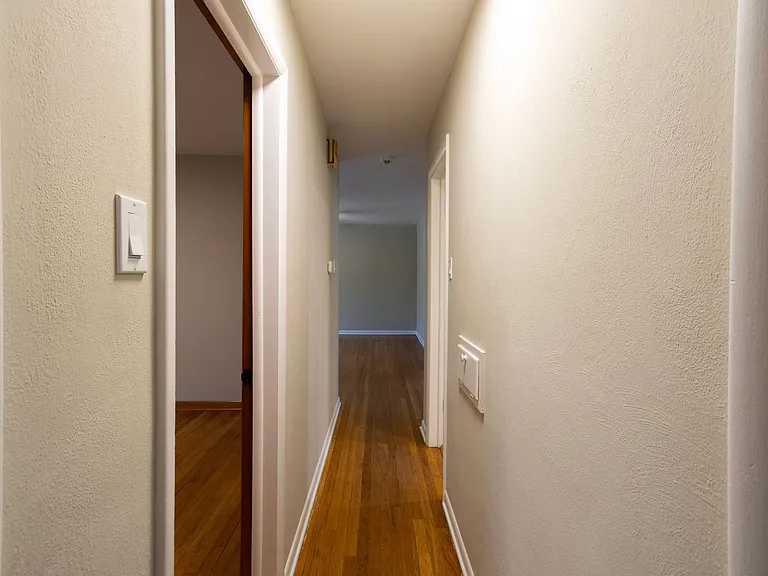 1008 Lakeshore Dr — Photo 7