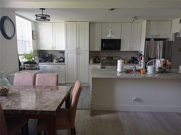 2nd image of 4200 Hillcrest Dr APT 201