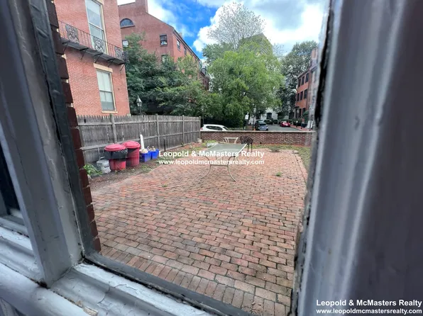 5 1/2 Joy St APT 1, Boston, MA 02108