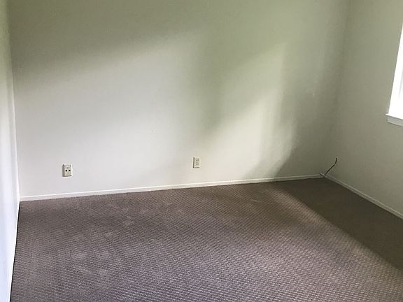 5th image of 600 Cabrillo Park Ct APT 6