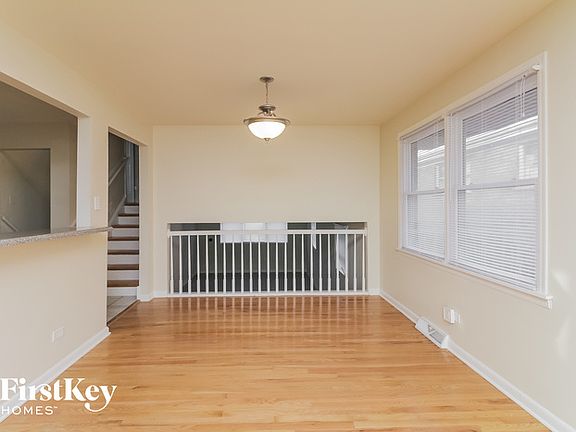 4th image of 15114 Oak St