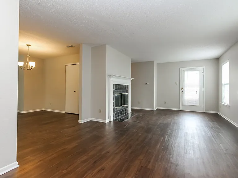 3015 Redland Ln — Photo 2